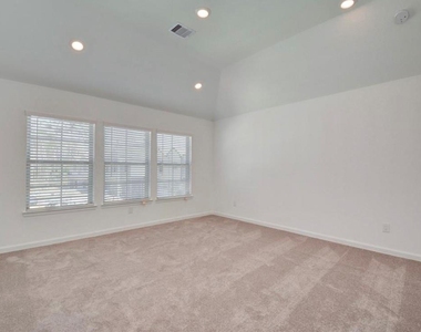630 Aspen Falls Court - Photo Thumbnail 10