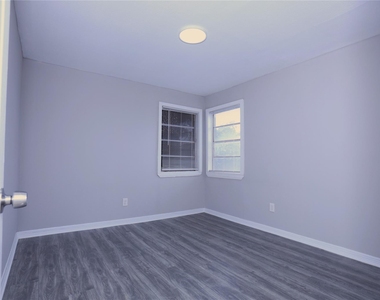 123 W 6th Street - Photo Thumbnail 4