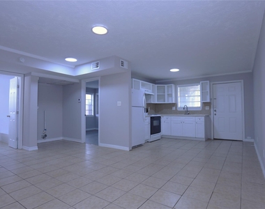 123 W 6th Street - Photo Thumbnail 1