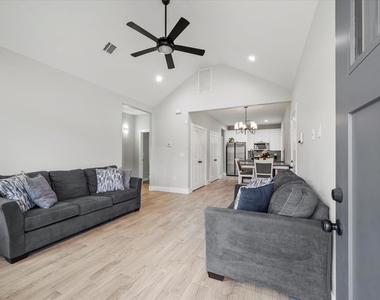 16322 Crockett Martin Estates Drive - Photo Thumbnail 2
