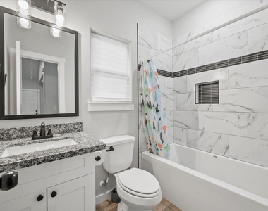 16322 Crockett Martin Estates Drive - Photo Thumbnail 12