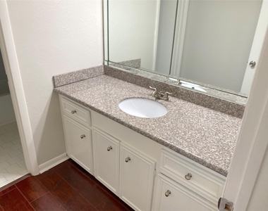 14934 Elmont Drive - Photo Thumbnail 20