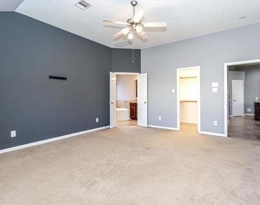 14322 Baron Creek Lane - Photo Thumbnail 16