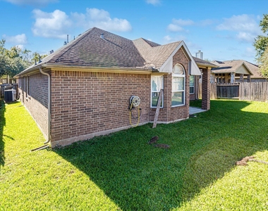 14322 Baron Creek Lane - Photo Thumbnail 44