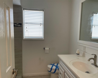 18002 Hollywell Drive - Photo Thumbnail 9