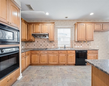 5547 Cranston Court - Photo Thumbnail 12
