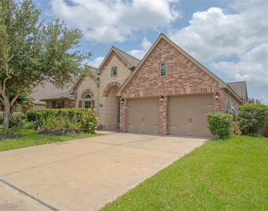 2019 Sunset Springs Drive - Photo Thumbnail 3