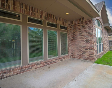 2019 Sunset Springs Drive - Photo Thumbnail 25