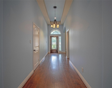2019 Sunset Springs Drive - Photo Thumbnail 5