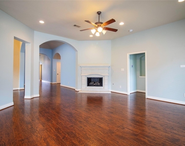 2019 Sunset Springs Drive - Photo Thumbnail 15