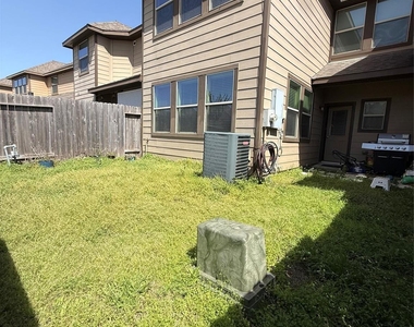 8315 Columbia Forest Drive - Photo Thumbnail 16