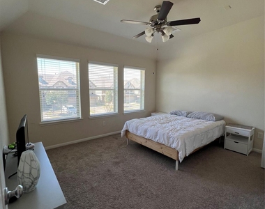 8315 Columbia Forest Drive - Photo Thumbnail 6