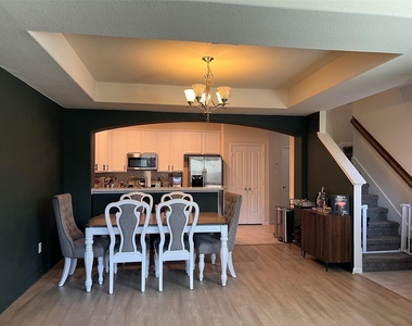 8315 Columbia Forest Drive - Photo Thumbnail 4