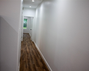 106 Runnels Street - Photo Thumbnail 11