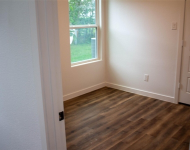 106 Runnels Street - Photo Thumbnail 25