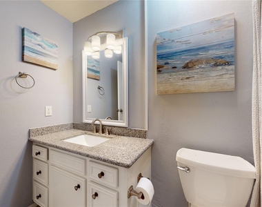 7037 N Holiday Drive - Photo Thumbnail 11