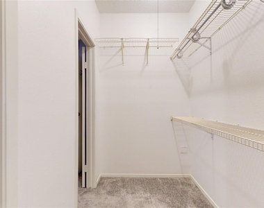 7037 N Holiday Drive - Photo Thumbnail 12