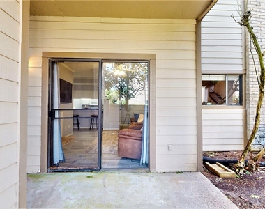 7037 N Holiday Drive - Photo Thumbnail 14