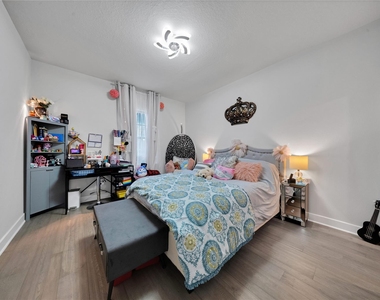8826 Forest Side Drive - Photo Thumbnail 27