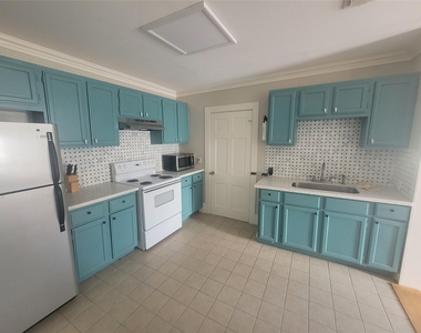 1006 Sealy Street - Photo Thumbnail 2