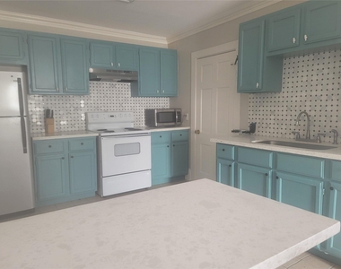 1006 Sealy Street - Photo Thumbnail 1