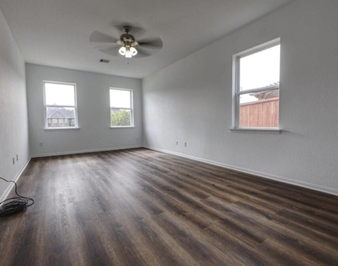 3727 Varna Court - Photo Thumbnail 14
