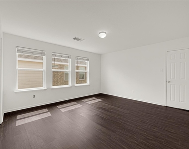 3727 Varna Court - Photo Thumbnail 16