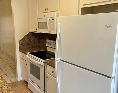 717 N Marshall Lane - Photo Thumbnail 6