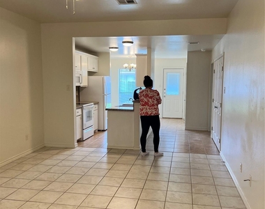 717 N Marshall Lane - Photo Thumbnail 1