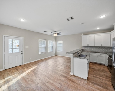 16928 Kempwood - Photo Thumbnail 4