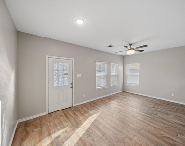 16928 Kempwood - Photo Thumbnail 12