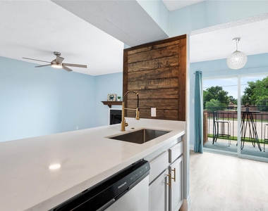 18519 Egret Bay Boulevard - Photo Thumbnail 12