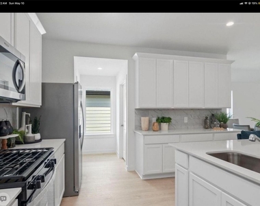 6007 Orchid Crest Lane - Photo Thumbnail 8