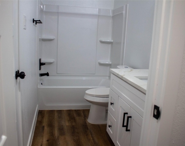 106 Runnels Street - Photo Thumbnail 33