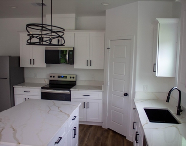 106 Runnels Street - Photo Thumbnail 1