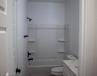 106 Runnels Street - Photo Thumbnail 21