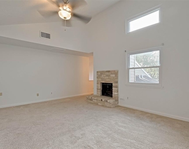 12111 Poulson Drive - Photo Thumbnail 25