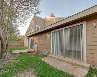 12111 Poulson Drive - Photo Thumbnail 32