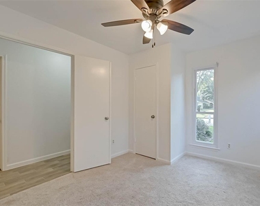 12111 Poulson Drive - Photo Thumbnail 22
