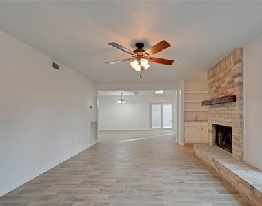 12111 Poulson Drive - Photo Thumbnail 8