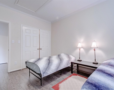 9400 Bellaire Boulevard - Photo Thumbnail 27