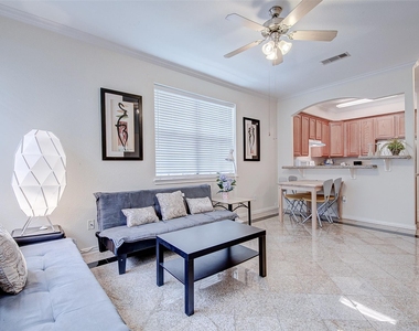 9400 Bellaire Boulevard - Photo Thumbnail 6