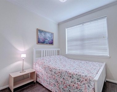 9400 Bellaire Boulevard - Photo Thumbnail 17