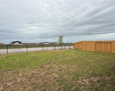 3934 Winterbourne Way - Photo Thumbnail 17