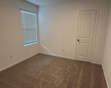 7511 Bella Springs - Photo Thumbnail 4