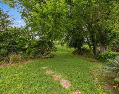 910 Coachlight Drive - Photo Thumbnail 23