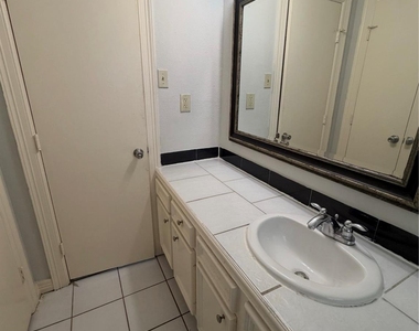 613 Pacific Street - Photo Thumbnail 20