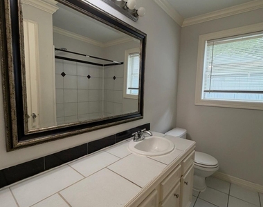 613 Pacific Street - Photo Thumbnail 8