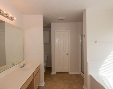 2207 Ames Street - Photo Thumbnail 13