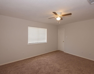 2207 Ames Street - Photo Thumbnail 22